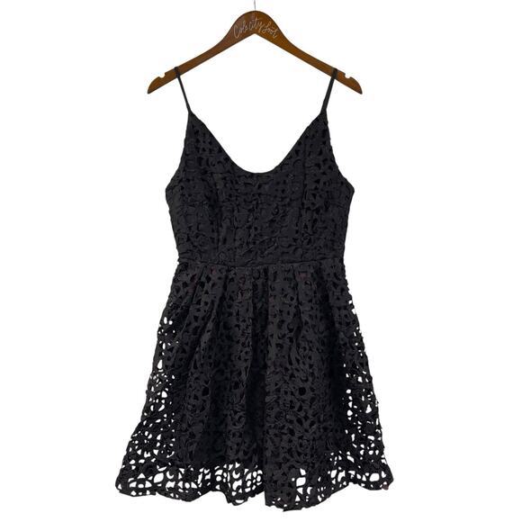 Lucy Paris Party Dress Black Spaghetti Strap Fit Flare Floral Lace S NWT - Picture 1 of 10